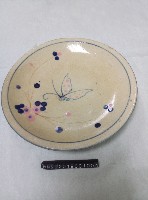 手繪蝴蝶花卉紋盤藏品圖，第1張