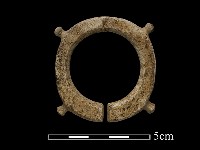 玉玦藏品圖，第2張