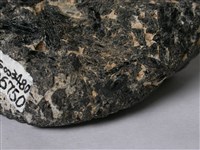 角閃石團塊藏品圖，第2張