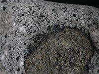 黑雲母角閃石安山岩藏品圖，第2張