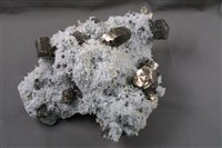 磁黃鐵礦/石英藏品圖，第1張