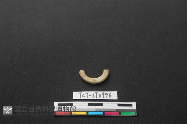 玉玦藏品圖，第2張