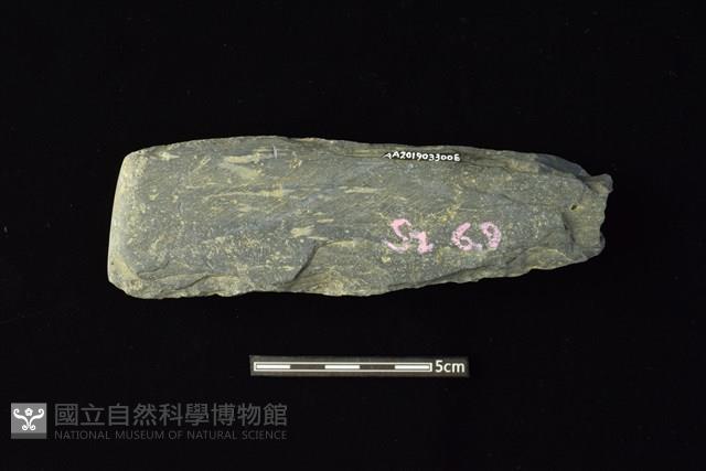 有槽石棒藏品圖，第2張