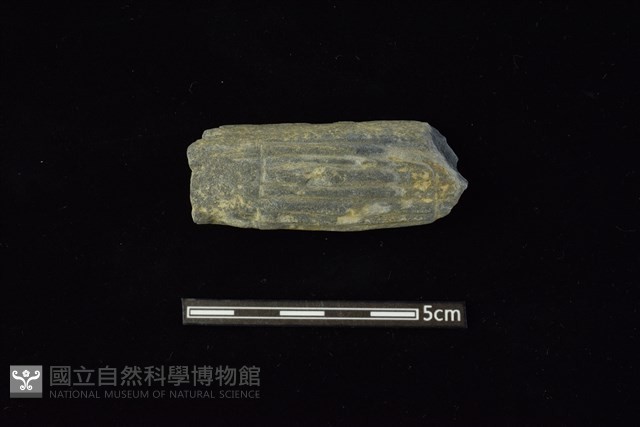 有槽石棒藏品圖，第1張
