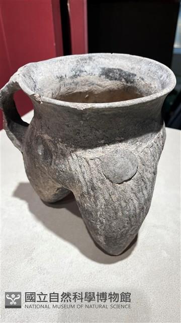 灰陶繩紋鬲藏品圖，第1張