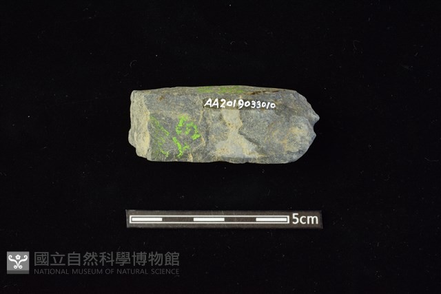 有槽石棒藏品圖，第2張