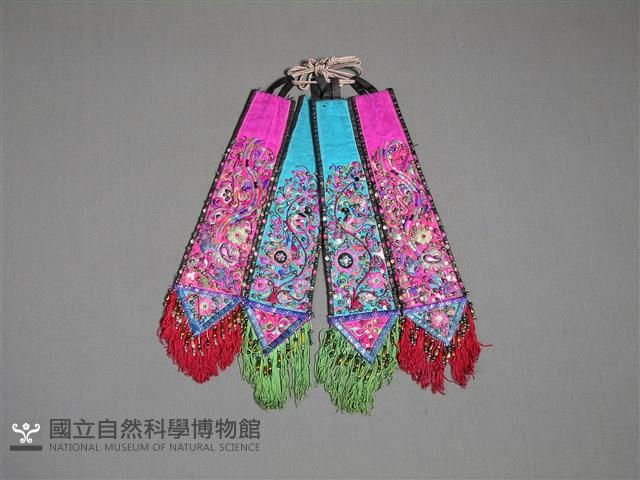 飄帶型圍腰藏品圖，第1張