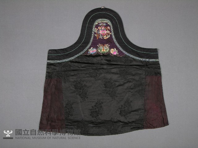 胸兜藏品圖，第1張