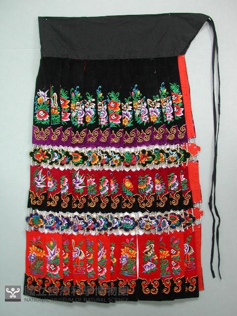 白銅裝(飄帶裙)藏品圖，第1張