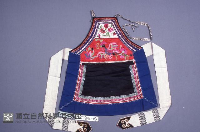 胸兜藏品圖，第1張