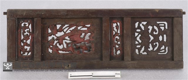 神龕上的門花雕刻藏品圖，第2張