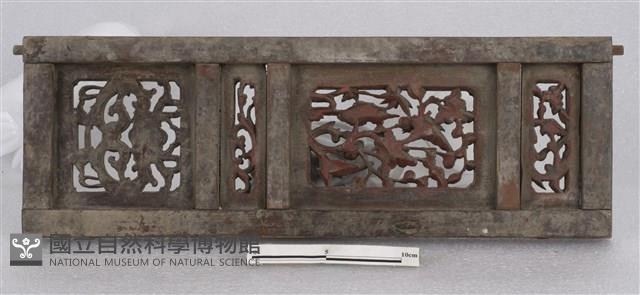 神龕上的門花雕刻藏品圖，第2張