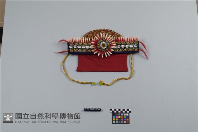 男子頭飾藏品圖，第1張