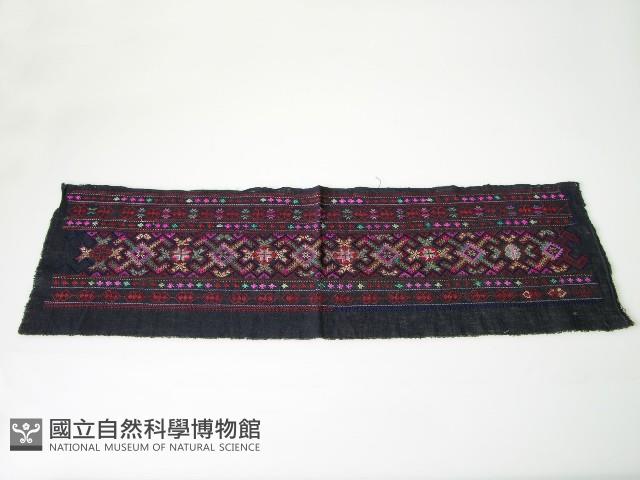 後衣襬繡片藏品圖，第1張