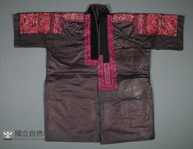 上衣藏品圖，第1張