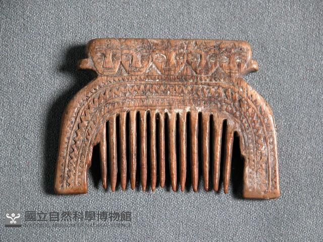木彫梳藏品圖，第1張