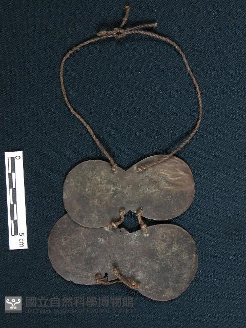 男胸飾藏品圖，第2張