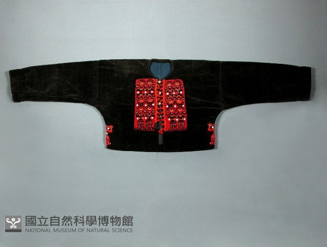 男衣藏品圖，第1張