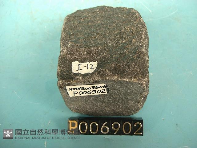輝石安山岩藏品圖，第2張