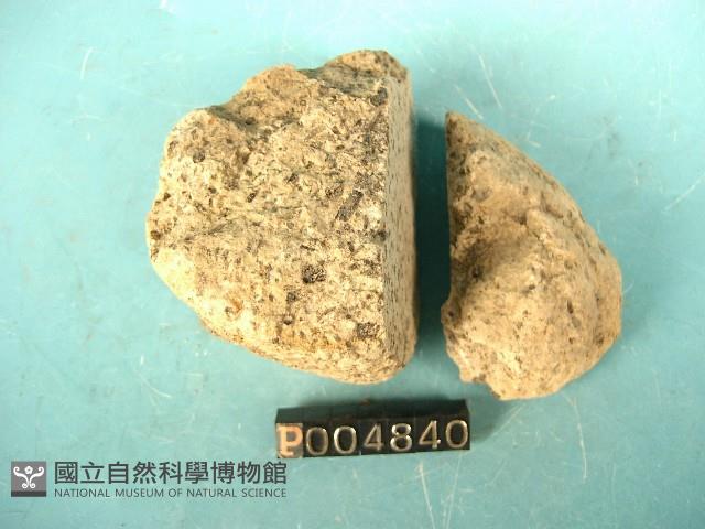 角閃安山岩藏品圖，第3張