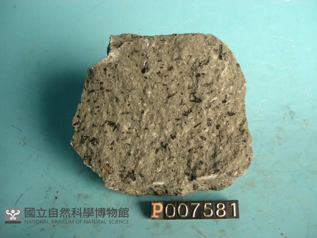 角閃石安山岩藏品圖，第2張