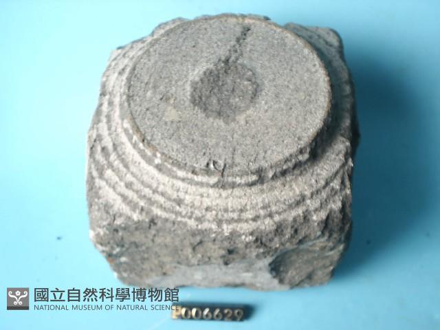 兩輝安山岩藏品圖，第2張