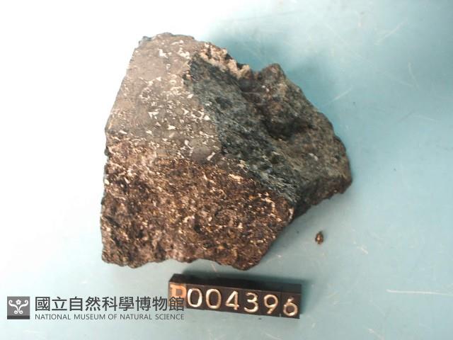 玻璃質玄武岩藏品圖，第2張