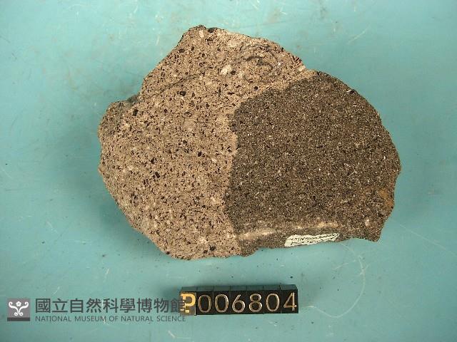 黑雲母角閃石安山岩藏品圖，第3張