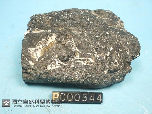 玻璃質玄武岩藏品圖，第2張