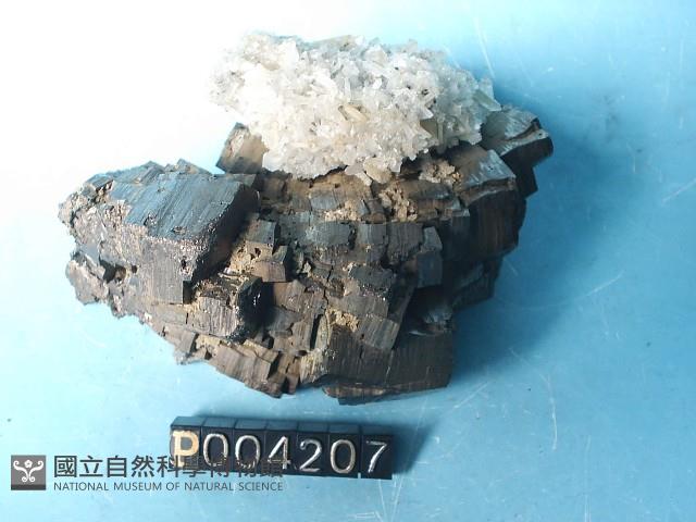 磁黃鐵礦藏品圖，第2張