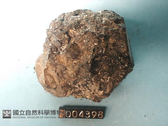 玻璃質玄武岩藏品圖，第2張