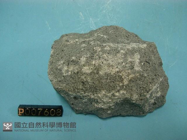 角閃石安山岩藏品圖，第2張