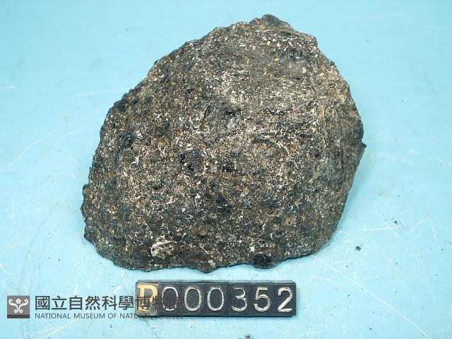 玻璃質玄武岩藏品圖，第2張