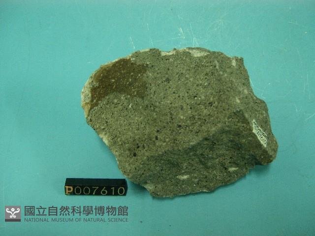角閃石安山岩藏品圖，第2張