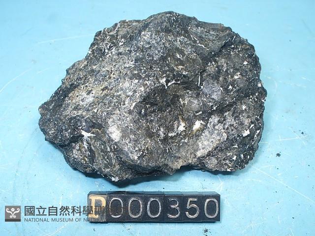 玻璃質玄武岩藏品圖，第2張
