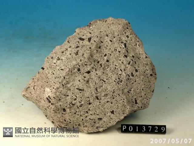 角閃石安山岩藏品圖，第2張