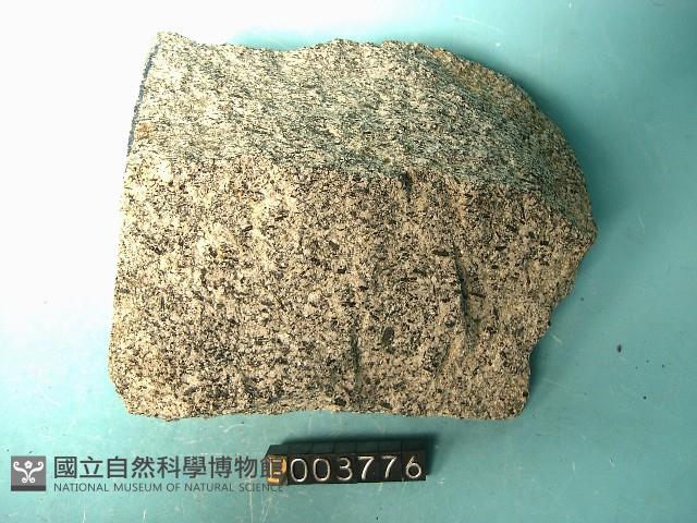 黑雲母角閃安山岩藏品圖，第3張