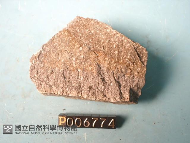 輝石安山岩藏品圖，第2張