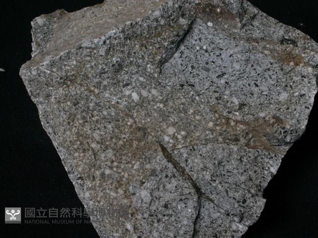 角閃石安山岩藏品圖，第1張