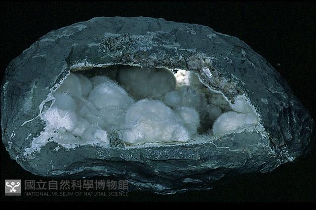 纖維鈣矽酸石藏品圖，第1張
