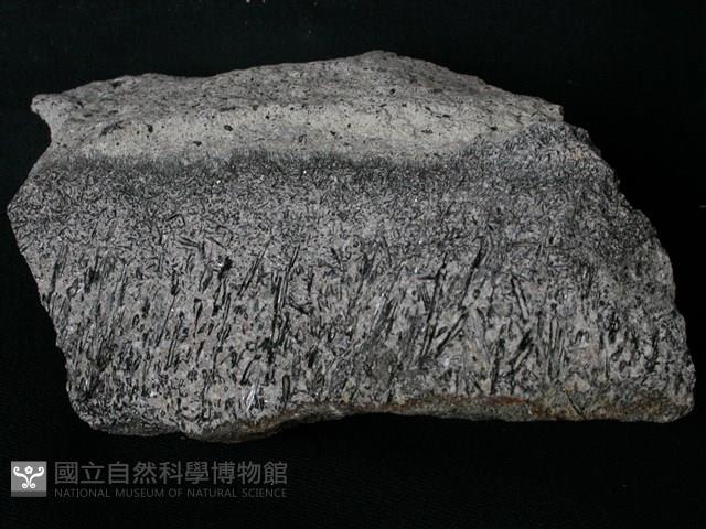 角閃石安山岩藏品圖，第1張