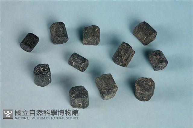 堇青石藏品圖，第1張