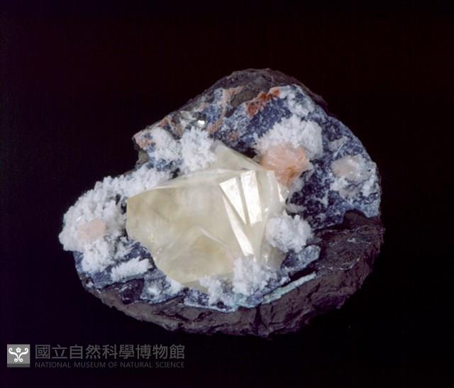 Calcite/Stilbite/Chalcedony Collection Image, Figure 1, Total 2 Figures
