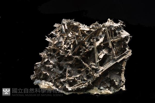 銻銀礦藏品圖，第1張