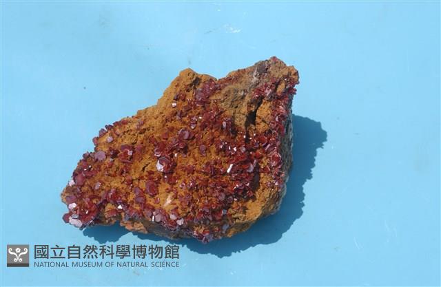 釩鉛礦藏品圖，第1張