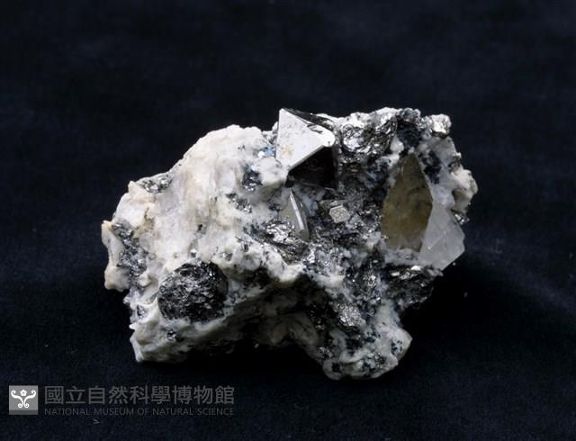 硫銅鈷礦藏品圖，第1張
