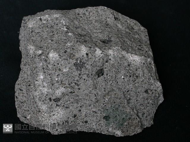 角閃石安山岩藏品圖，第1張