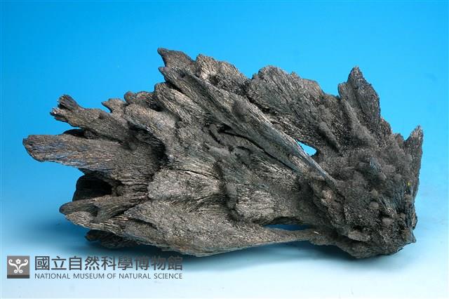 輝鐵銻礦藏品圖，第1張