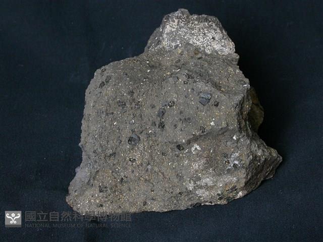 輝石安山岩藏品圖，第1張