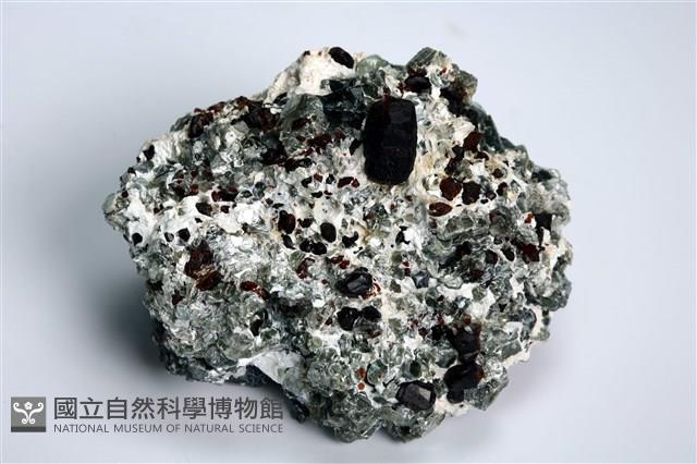 粒矽鎂石 藏品圖，第1張
